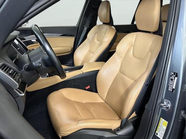 2019 Volvo XC90 Momentum